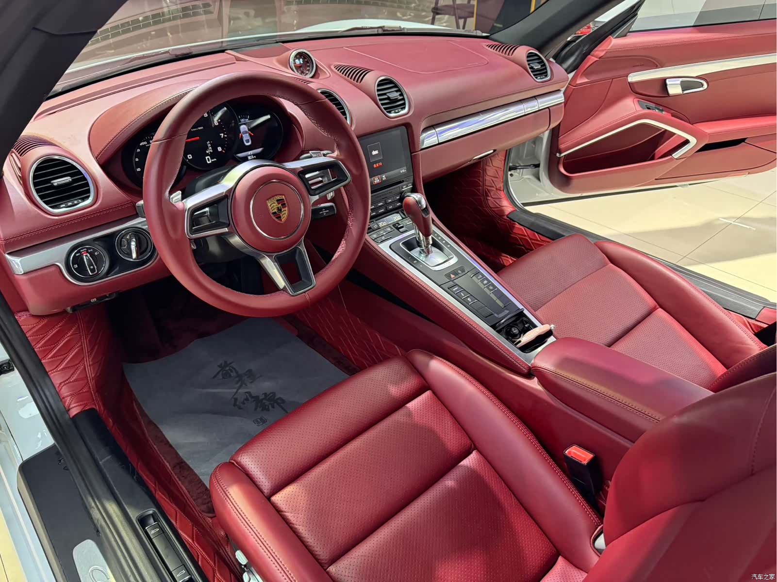Porsche Cayman, 2019 4