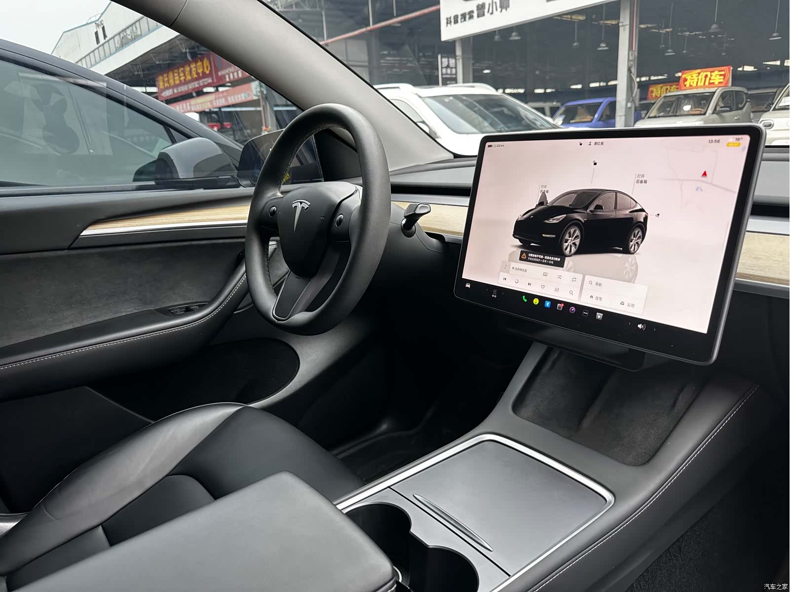 Tesla Model Y, 2023 22