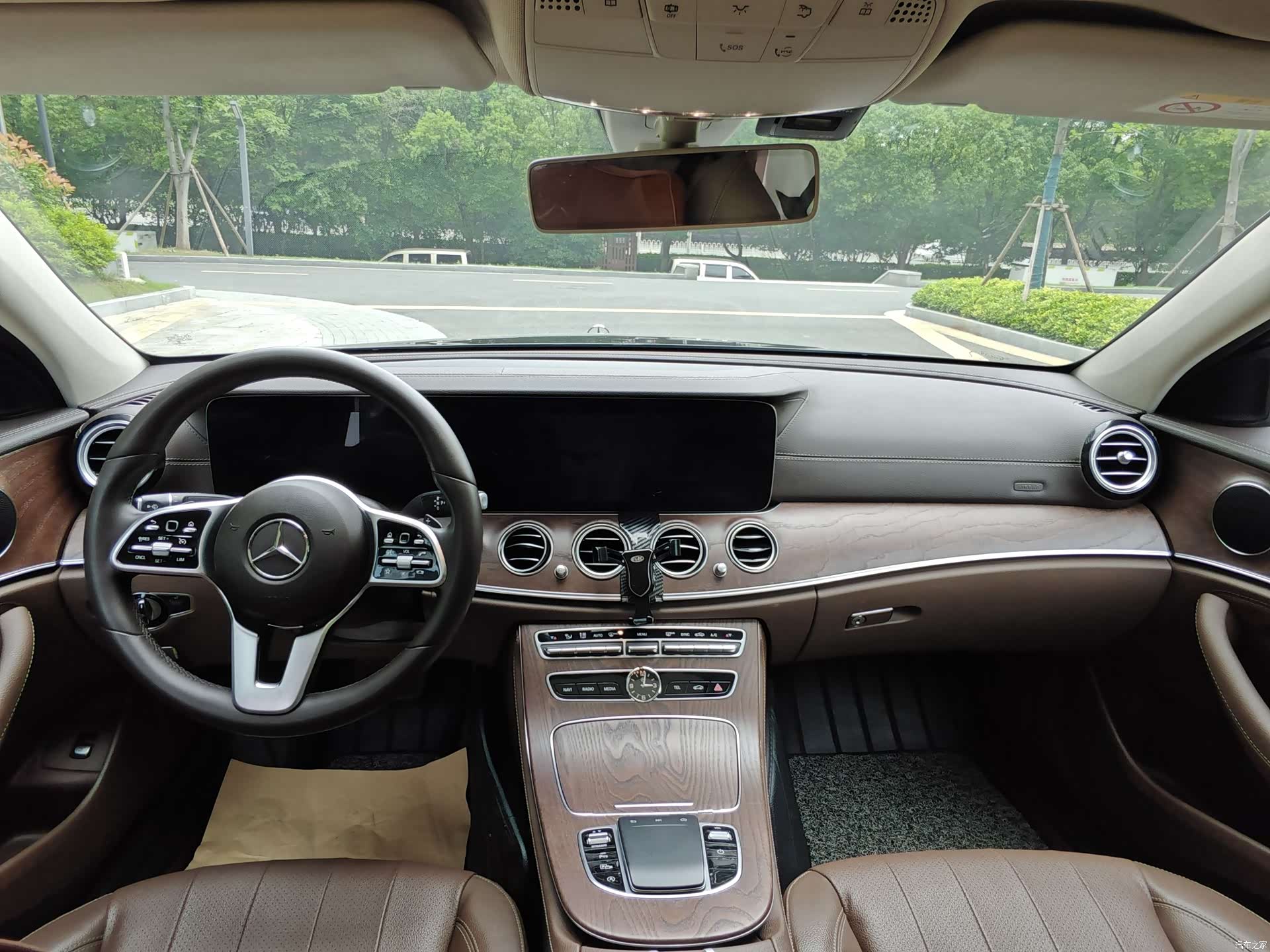 Mercedes-Benz E-Class, 2019 13