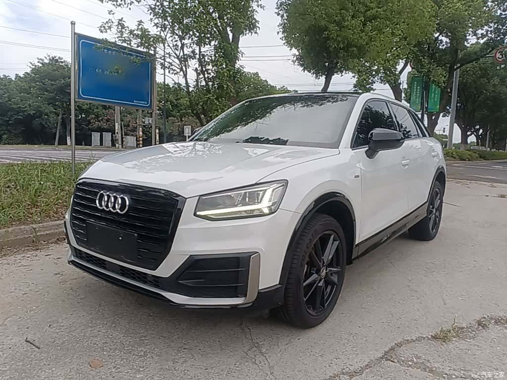 Audi Q2L, 2019 2
