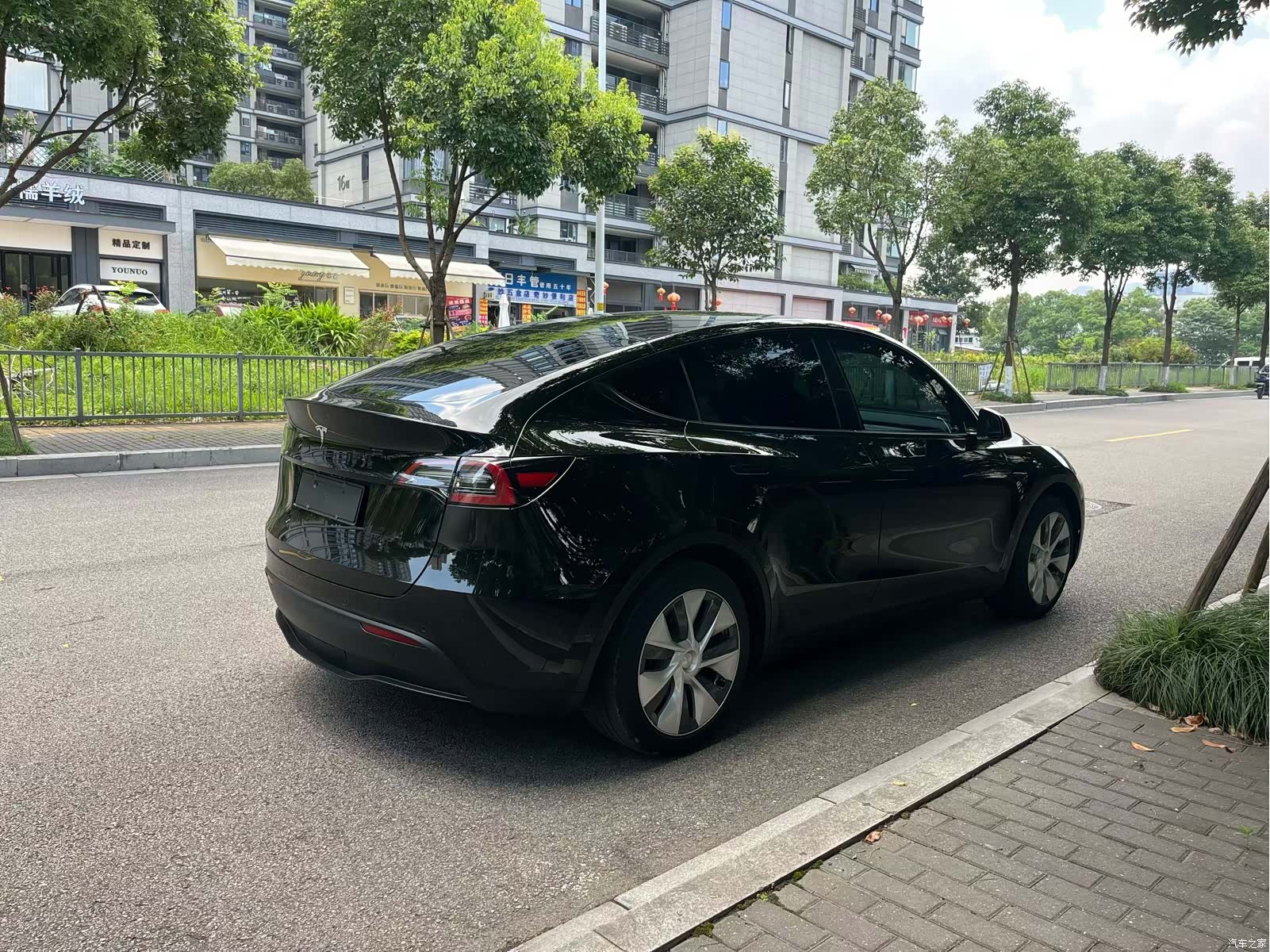 Tesla Model Y, 2023 6