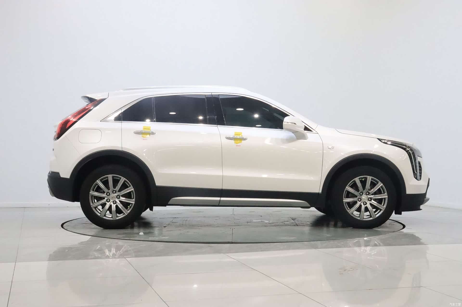 Cadillac XT4, 2021 все фото