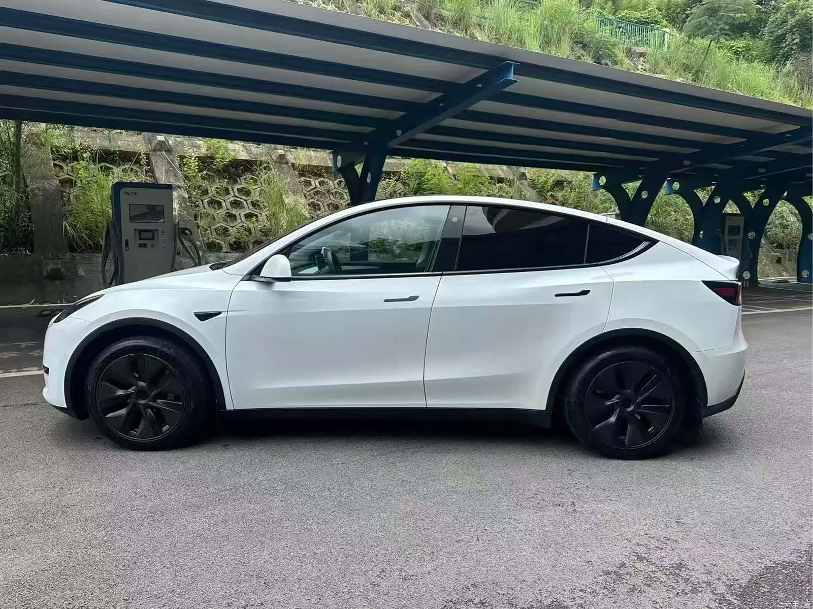 Tesla Model Y, 2024 6