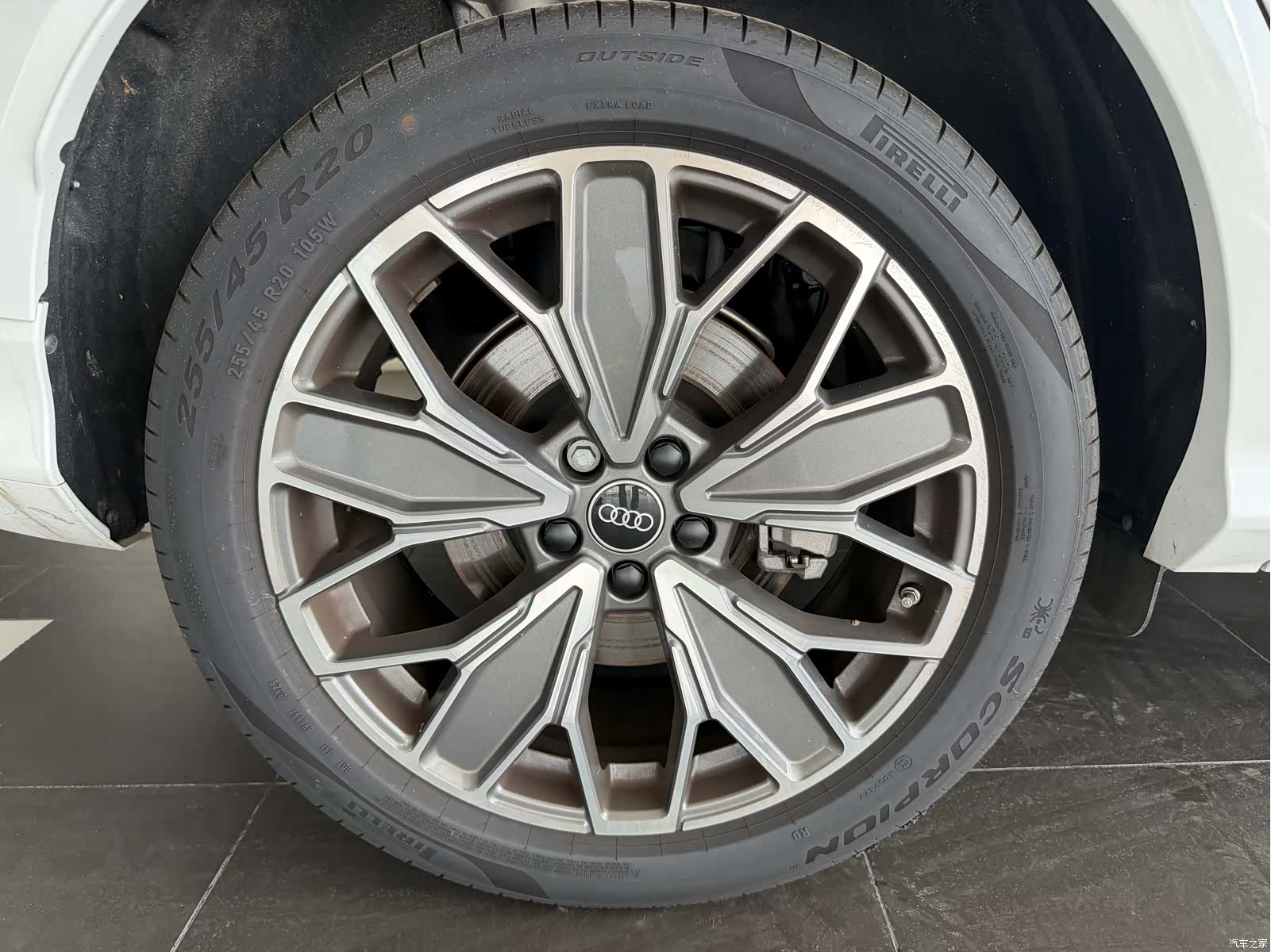 Audi Q5L, 2025 21