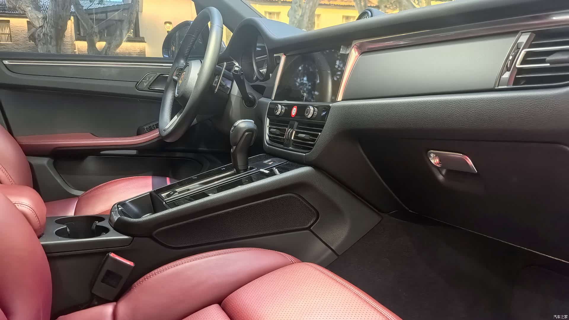 Porsche Macan, 2024 7
