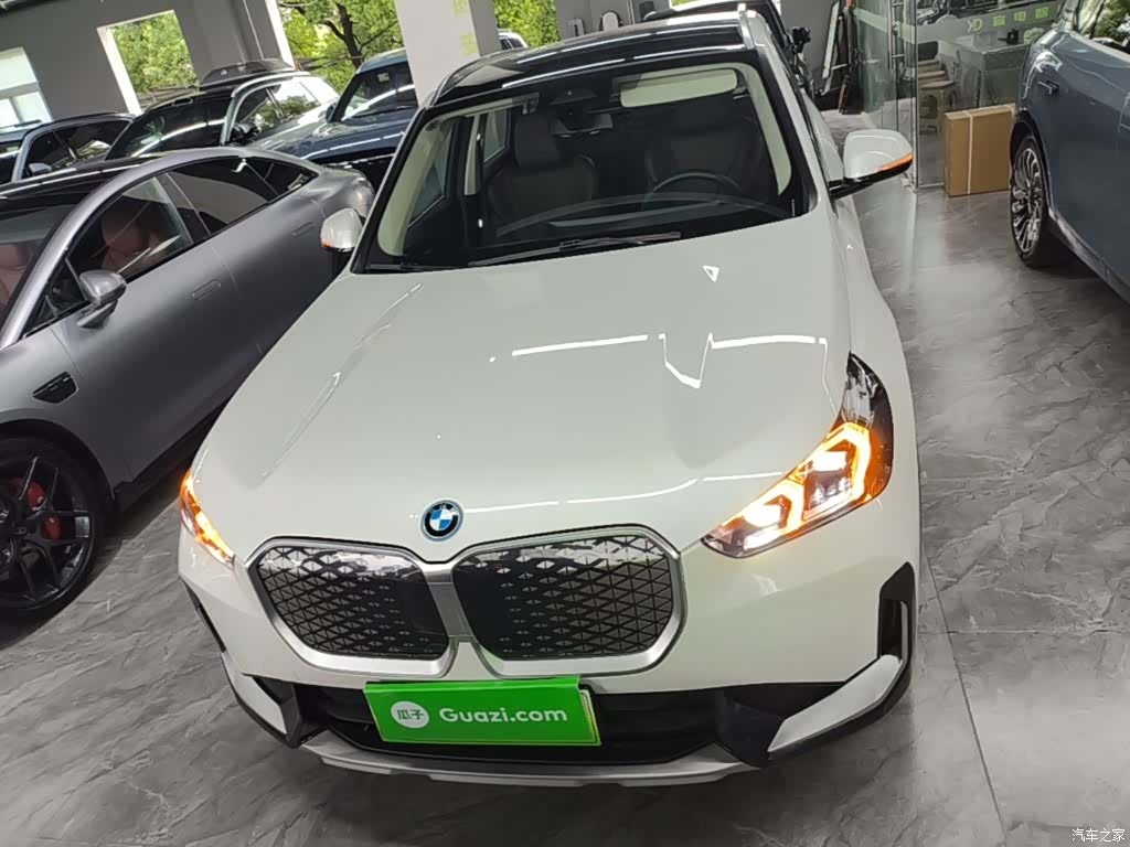 BMW iX1, 2025 3