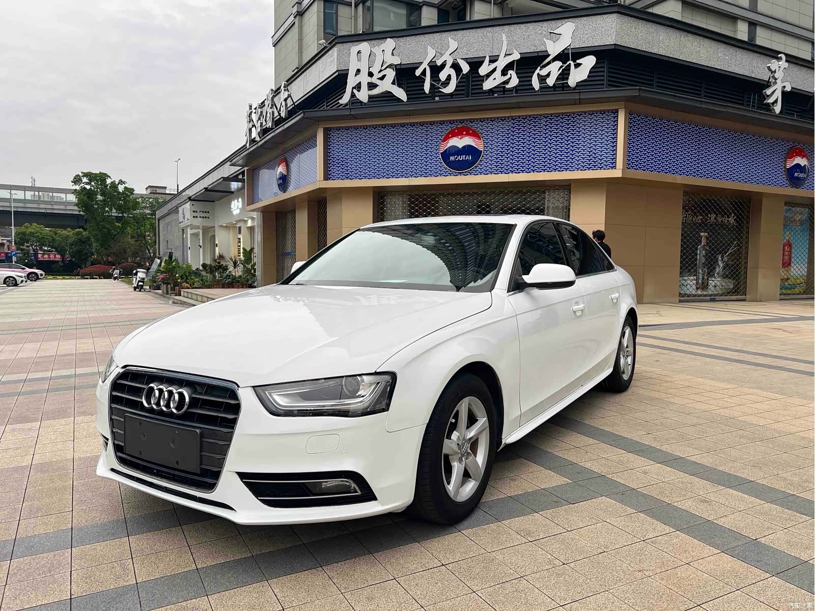 Audi A4L, 2015 1