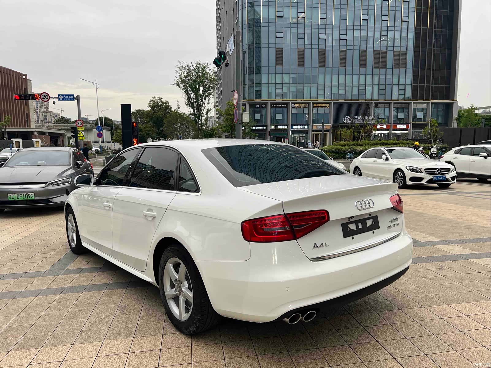 Audi A4L, 2015 22