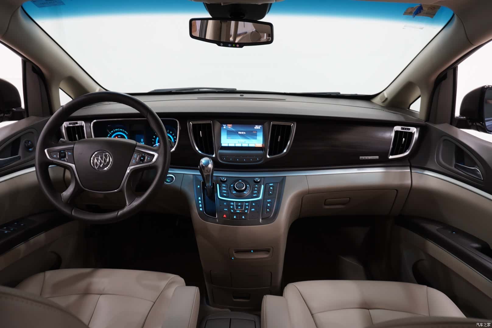 Buick GL8, 2014 9