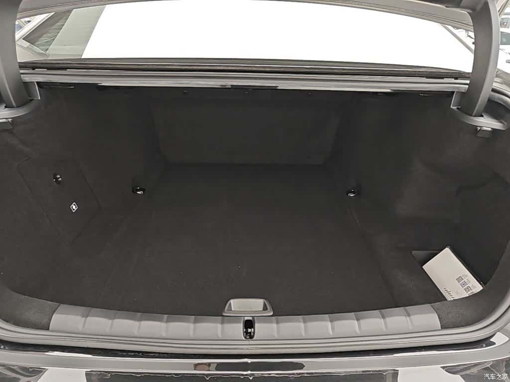 BMW i7, 2024 19