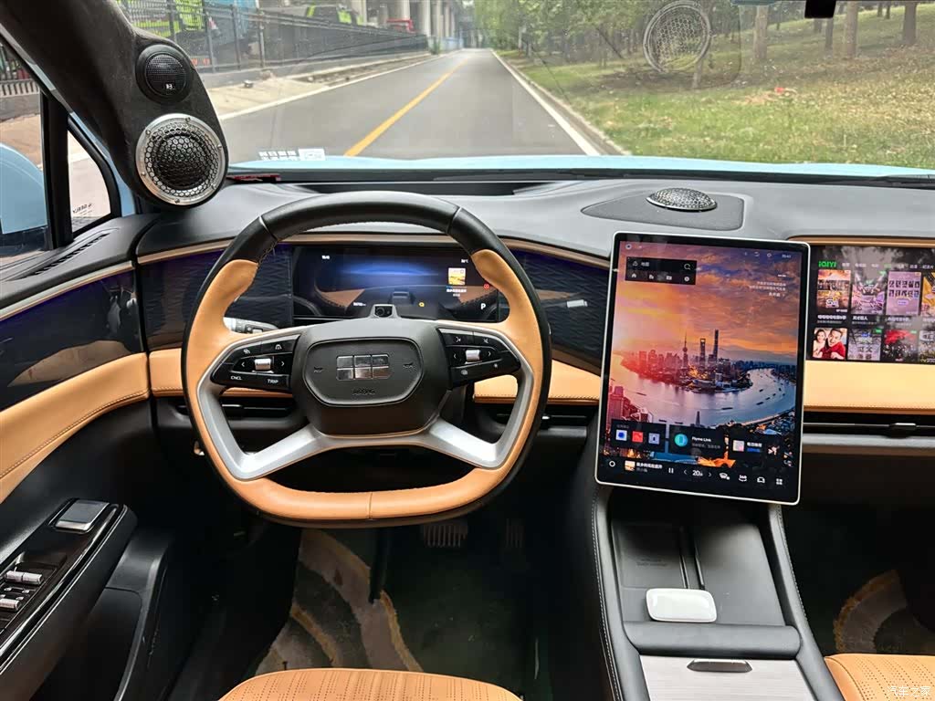 Geely Galaxy L7, 2023 10
