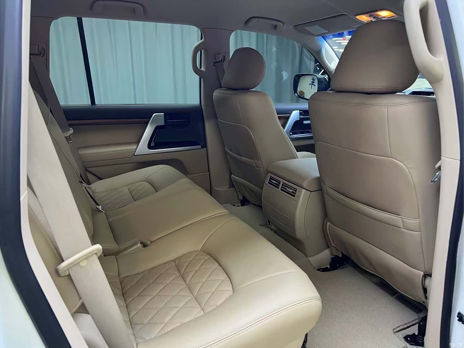 Toyota Land Cruiser, 2015 16