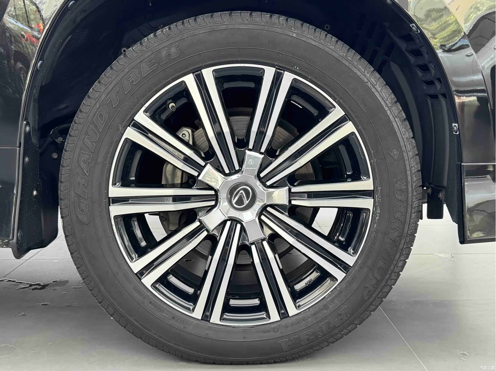 Lexus LX, 2019 16