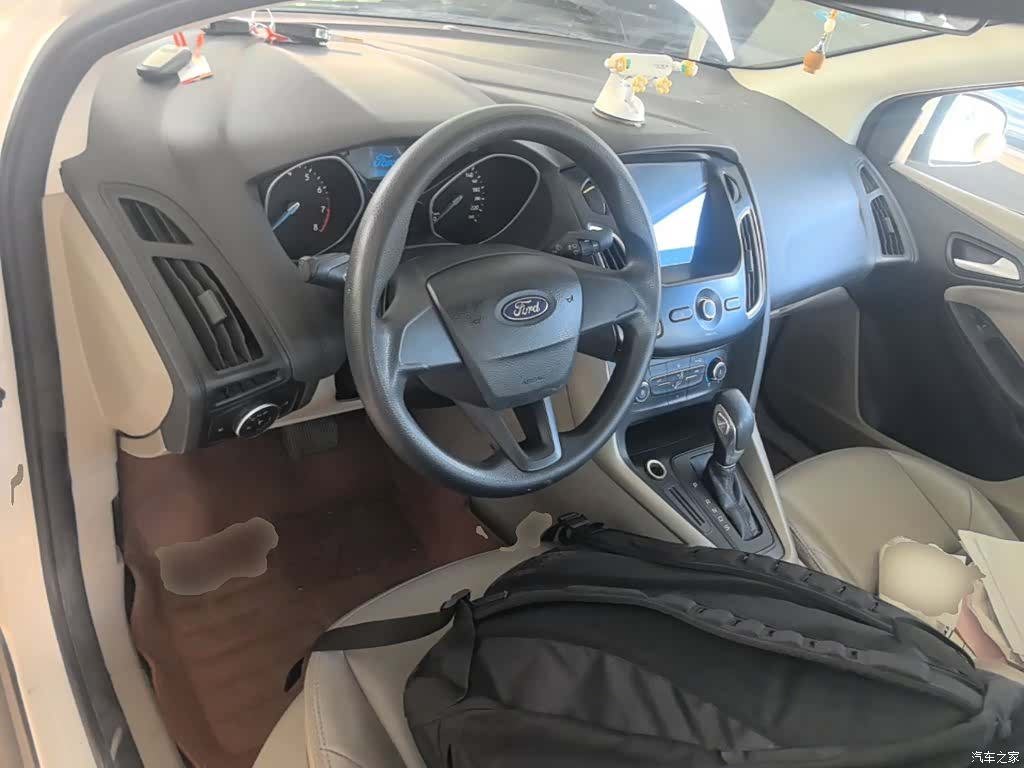 Ford Focus, 2015 10