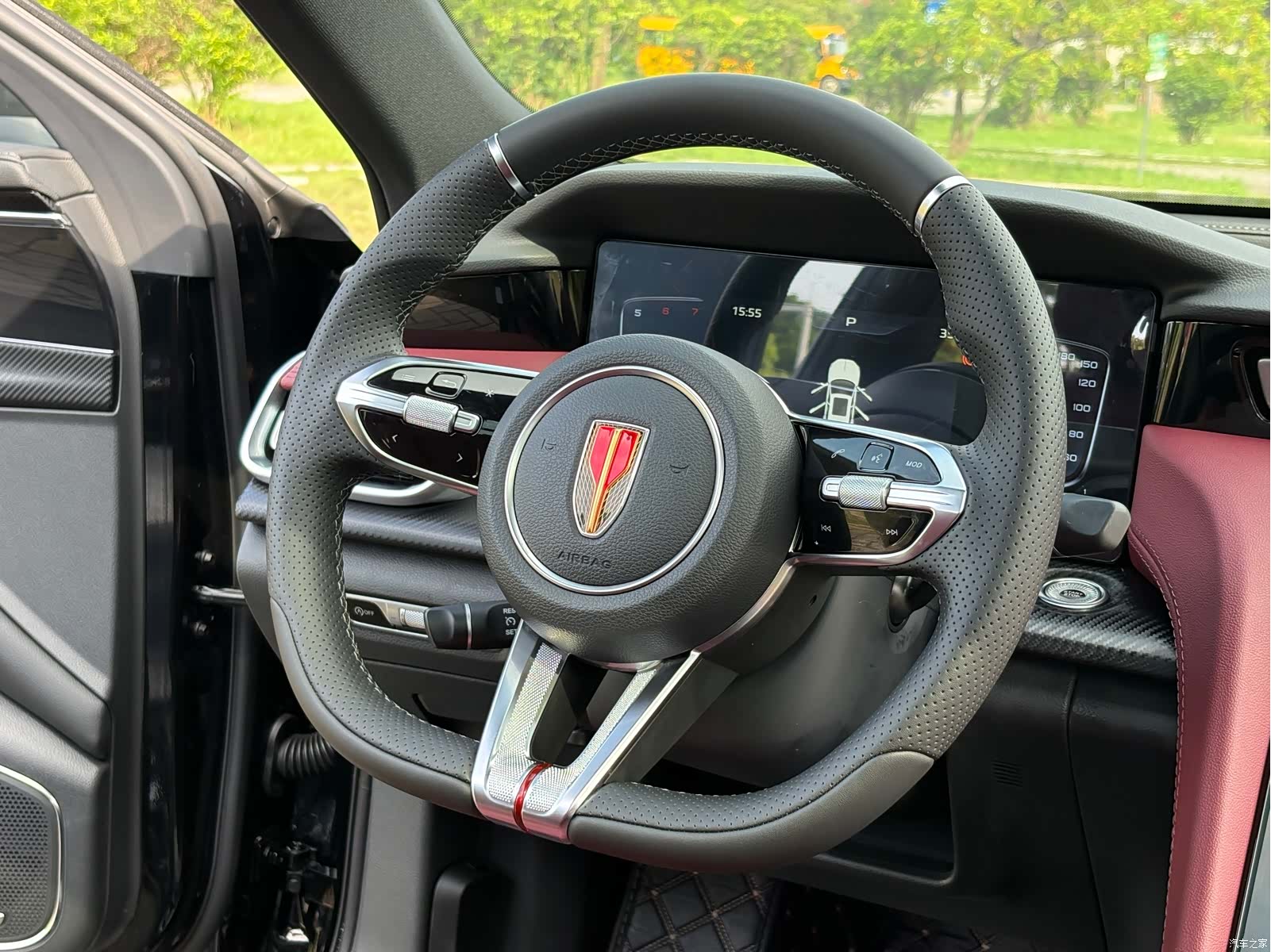 Hongqi H5, 2025 13