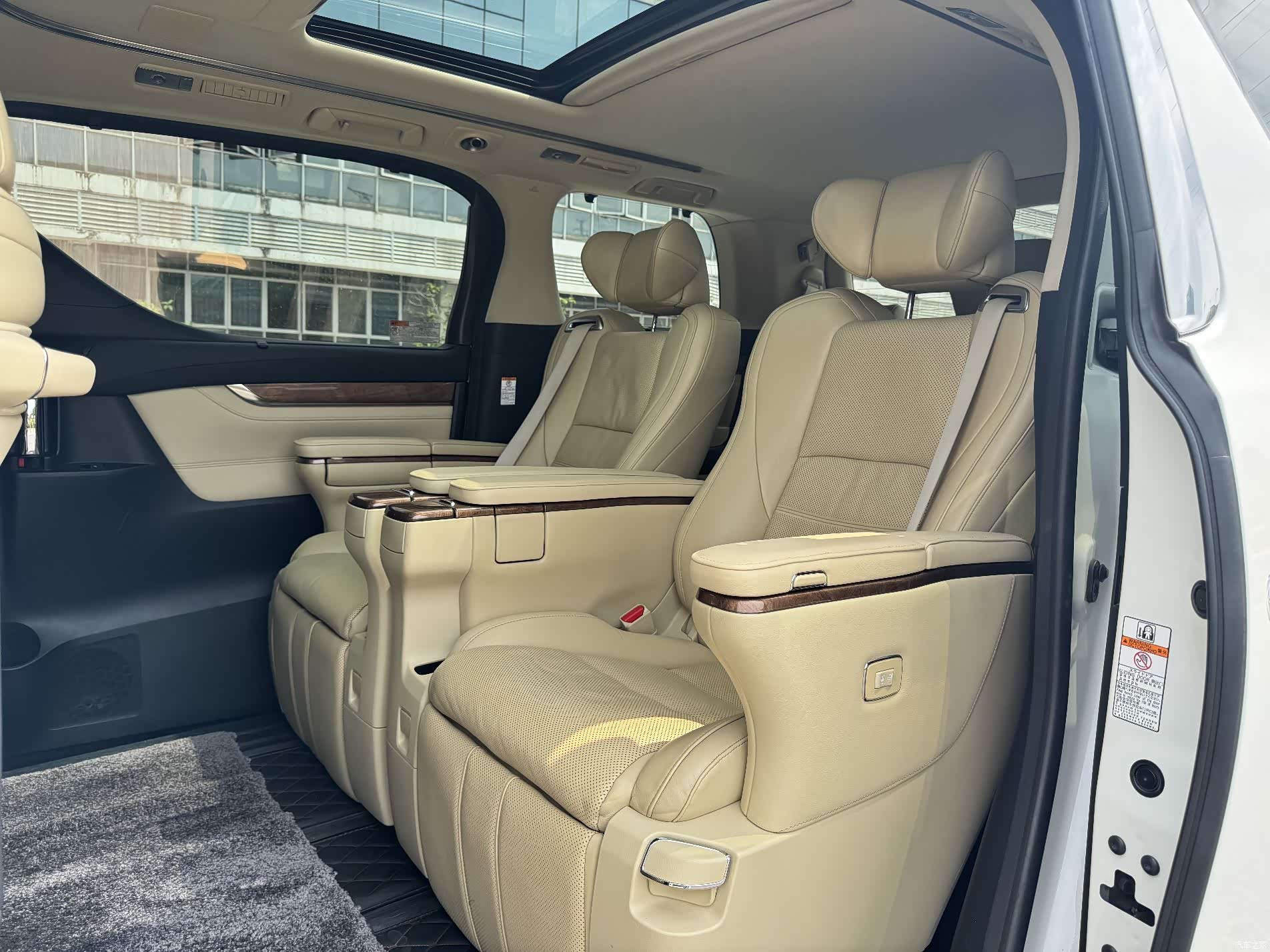 Toyota Alphard, 2016 14
