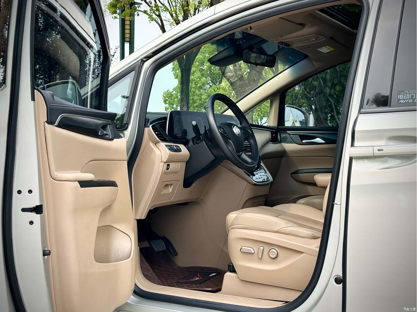 Buick GL8, 2021 8