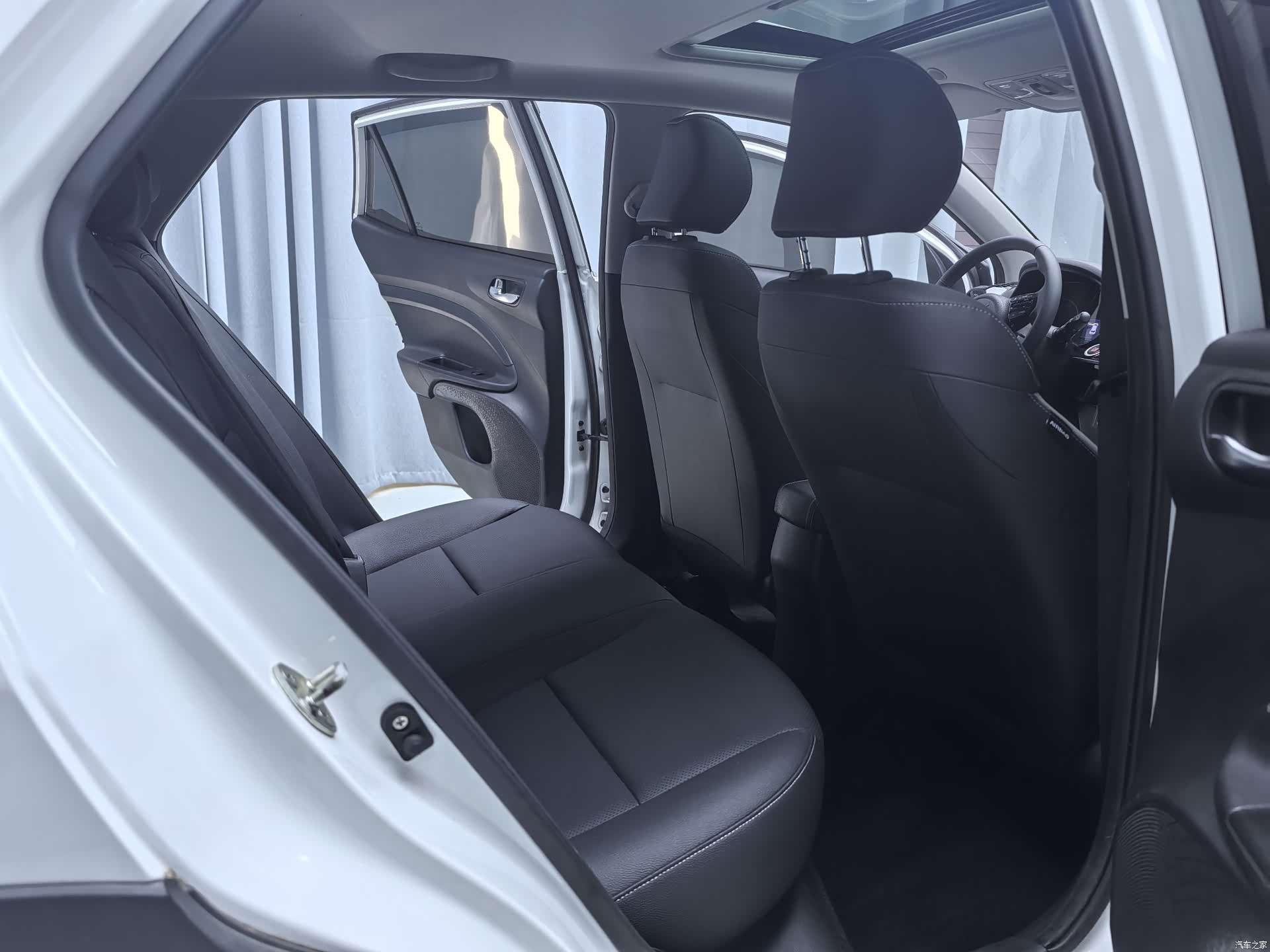 Kia KX1, 2022 7