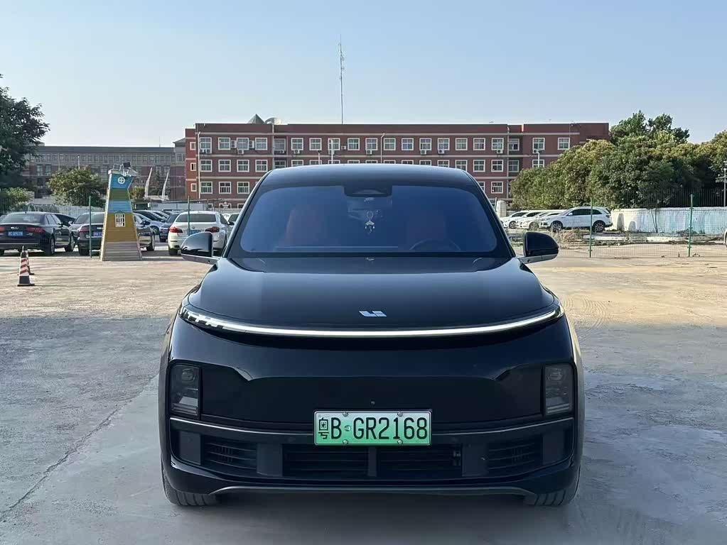 Li Auto L8