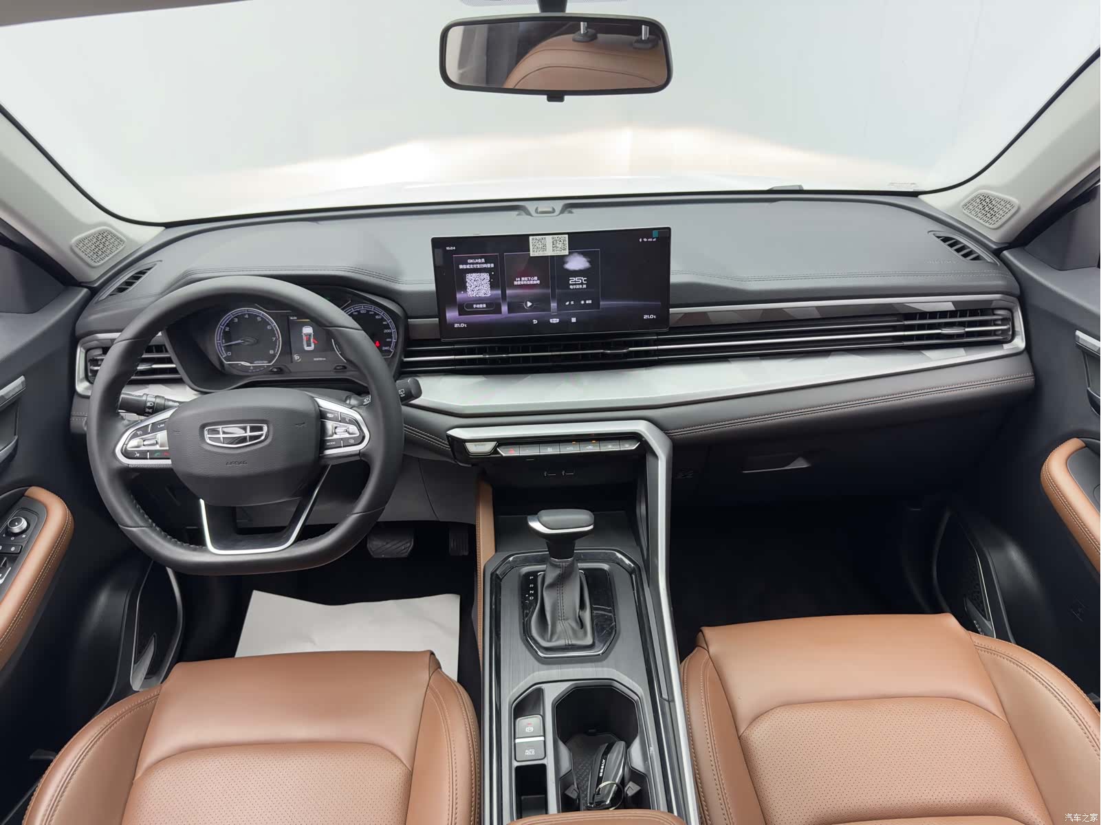 Geely X6, 2022 15