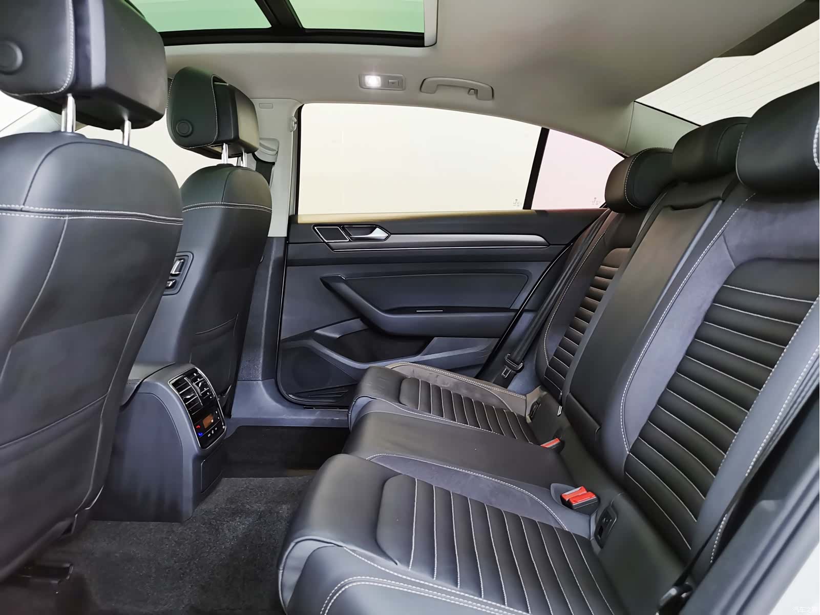 Volkswagen Magotan, 2020 16