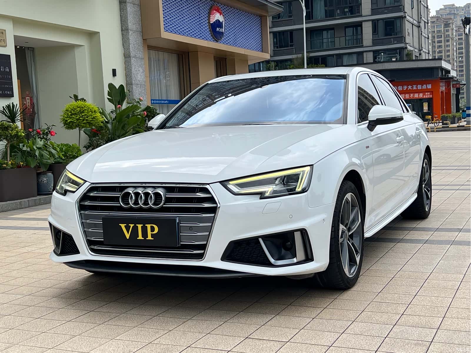 Audi A4L, 2019 1