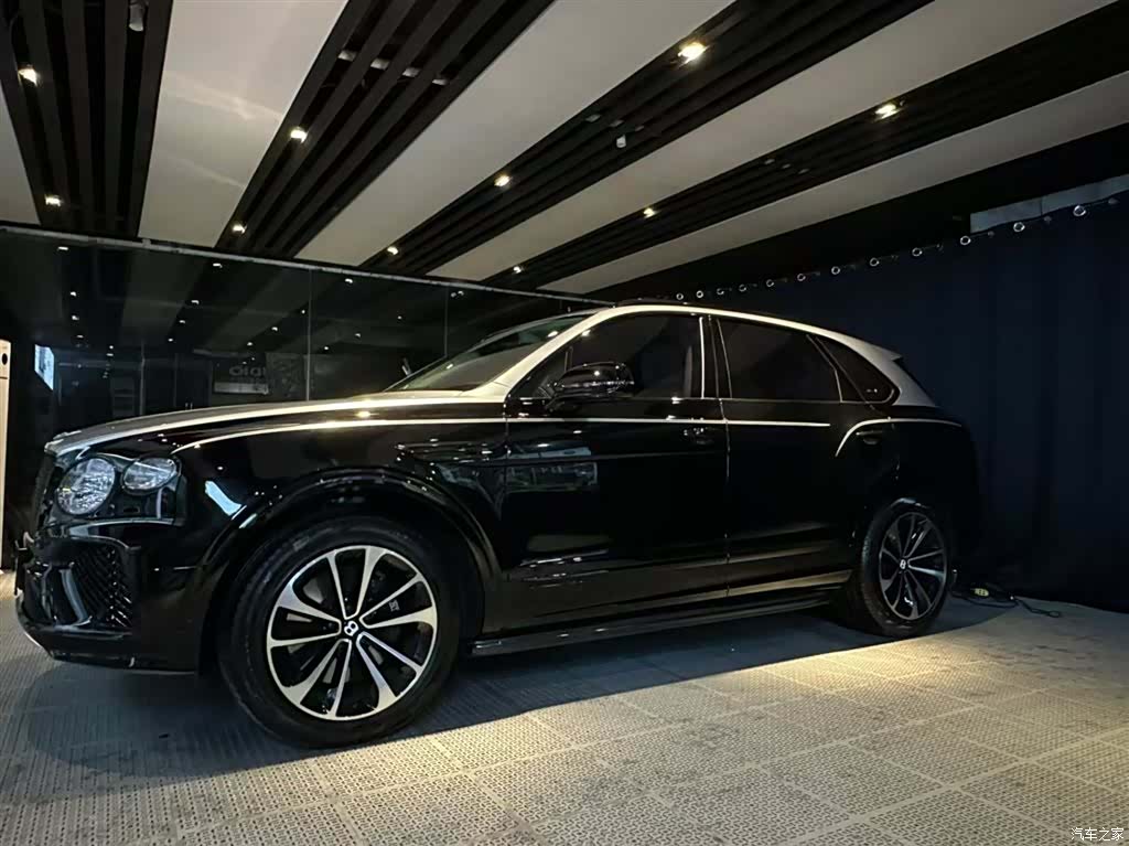 Bentley Bentayga, 2024 7