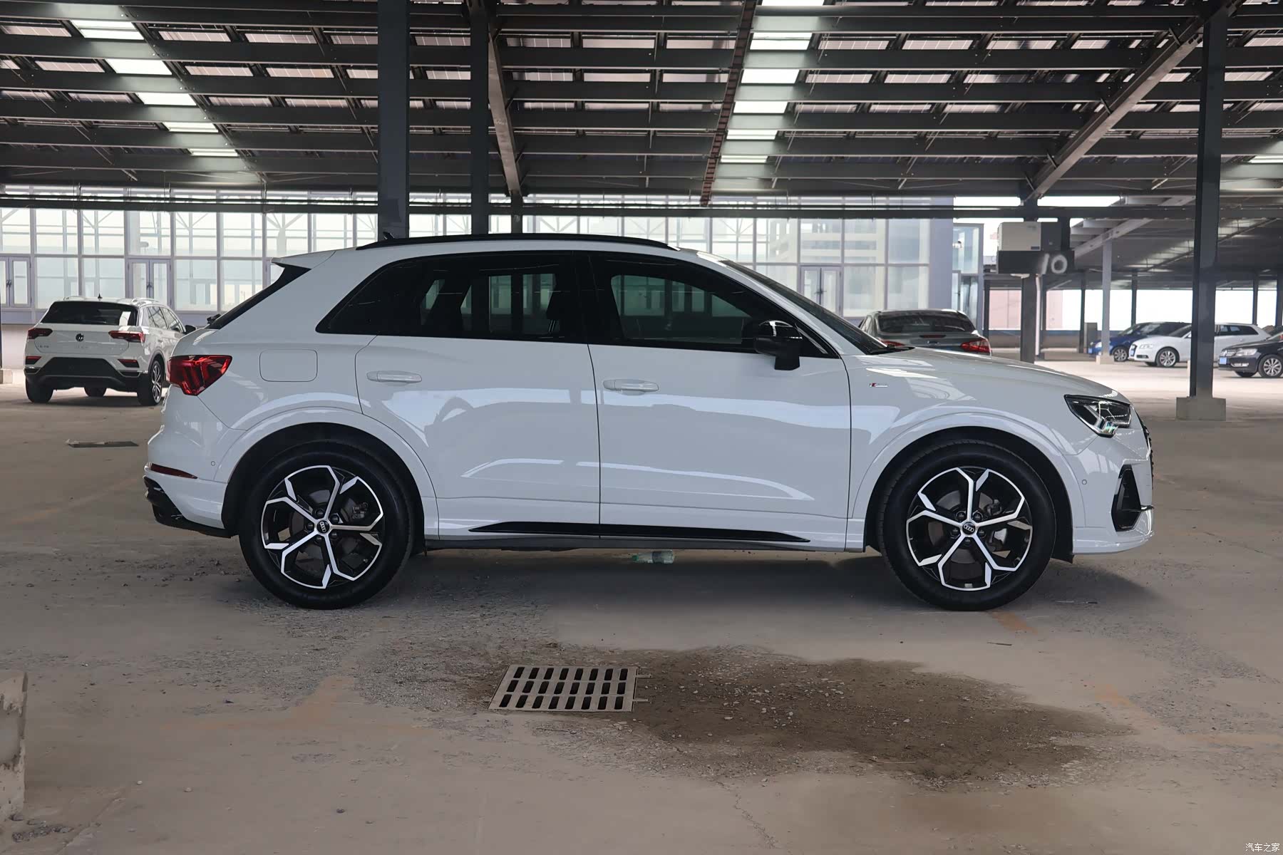 Audi Q3, 2022 4