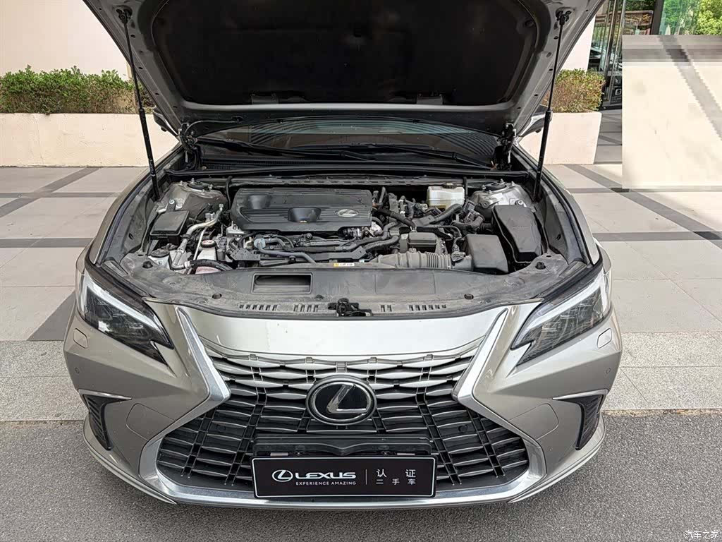 Lexus ES, 2025 6