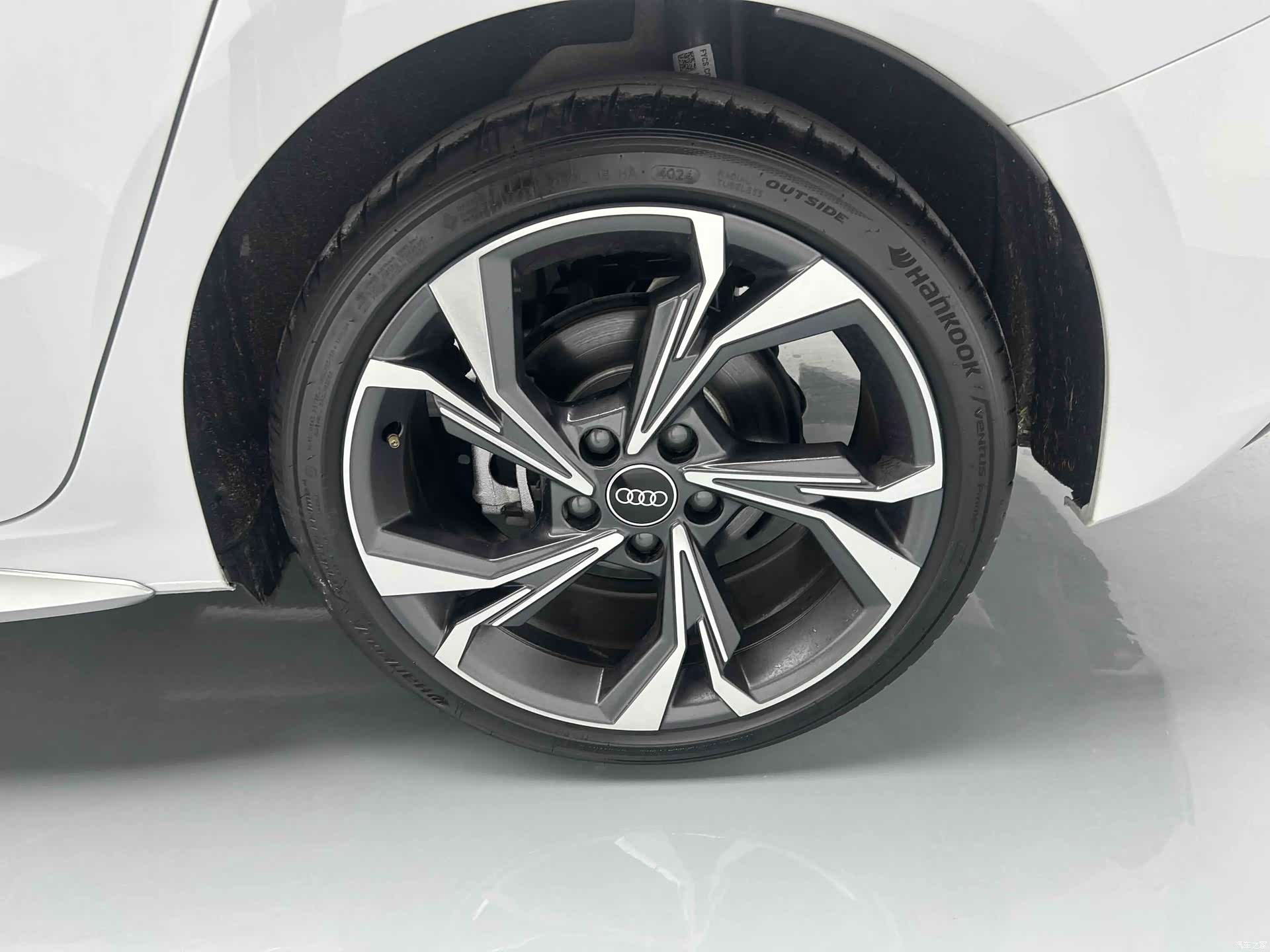 Audi Flying Spur, 2025 19