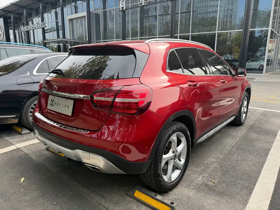 Mercedes-Benz GLA