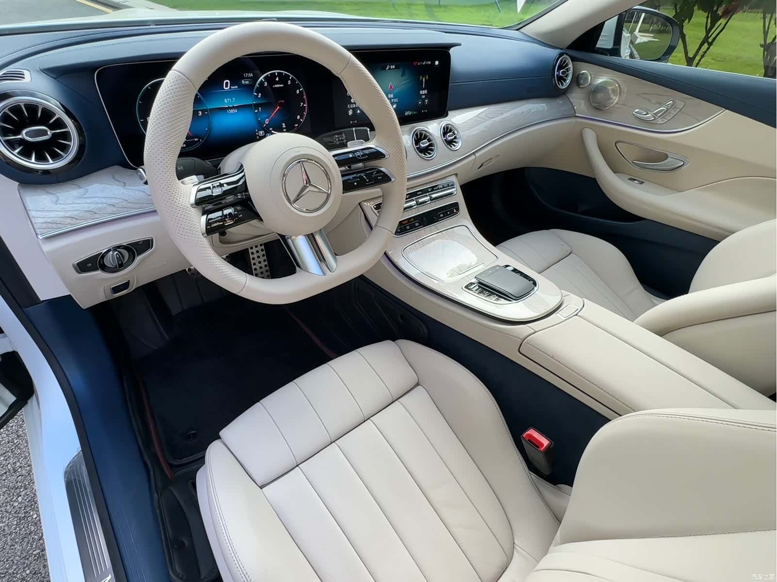 Mercedes-Benz E-Class, 2024 6