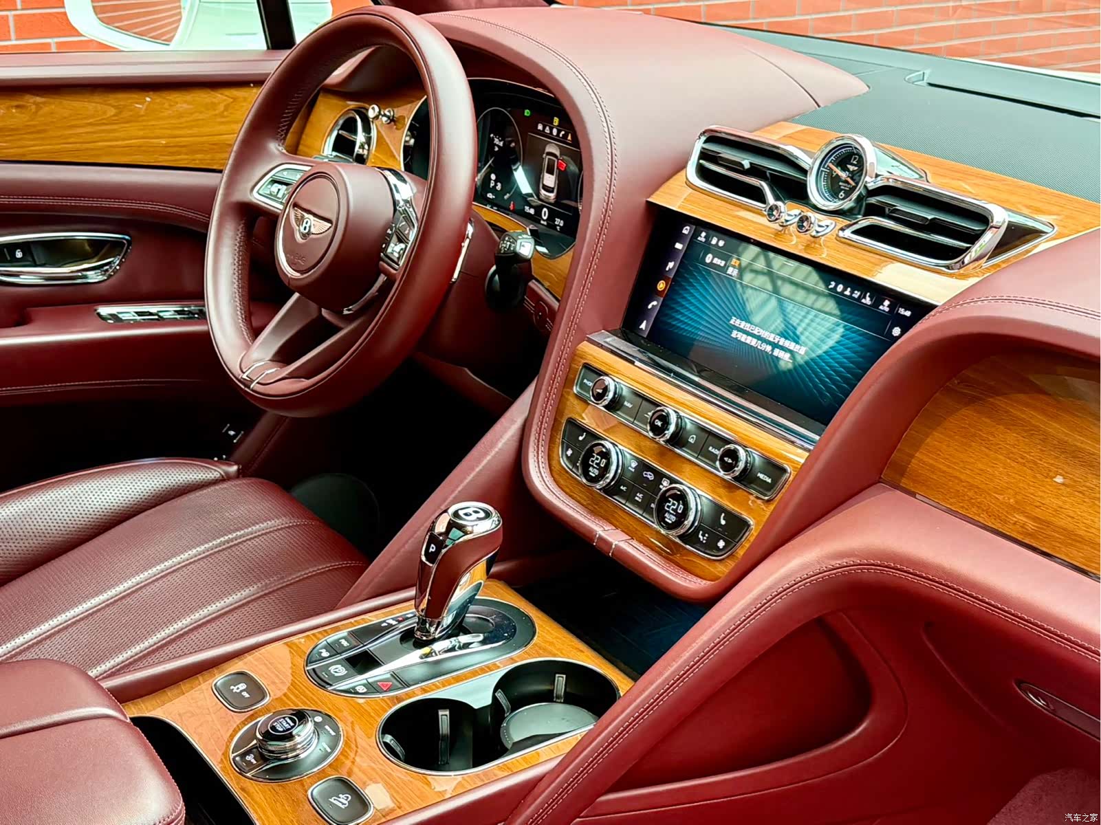 Bentley Bentayga, 2021 17