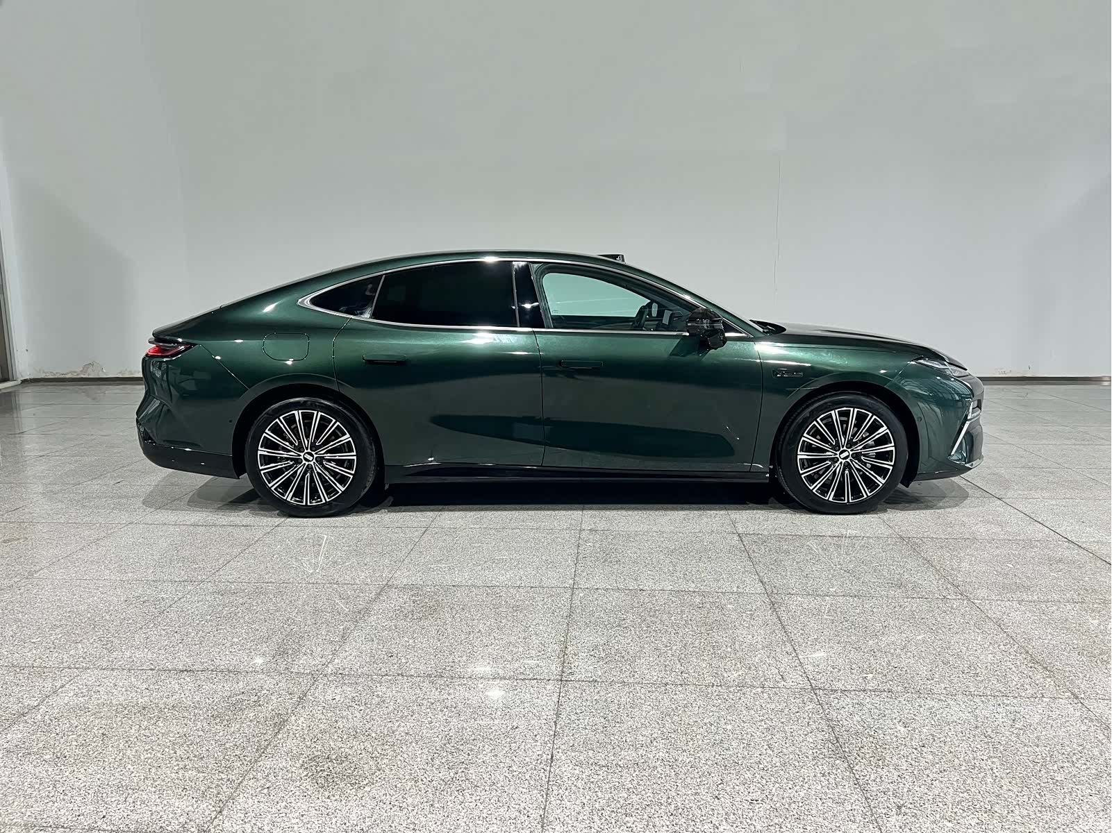 Geely 8, 2025 2