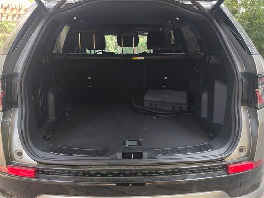 Land Rover Discover sources for sports