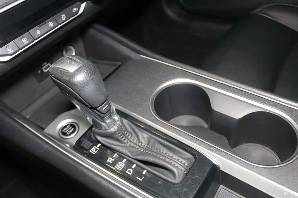 Nissan Teana, 2020 13