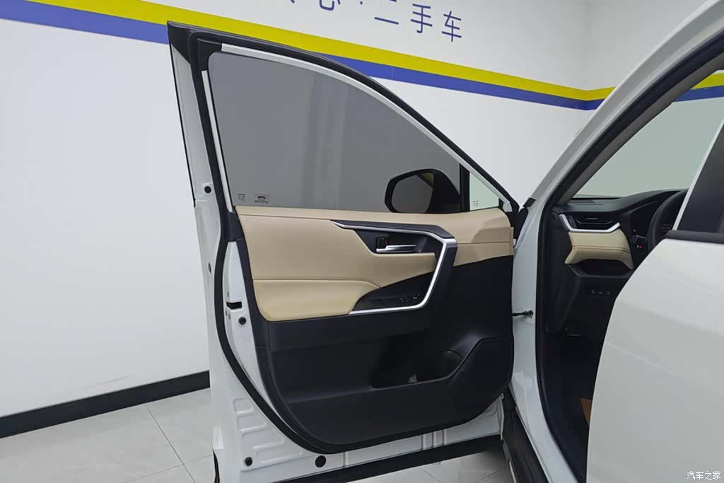 Toyota RAV4, 2020 7