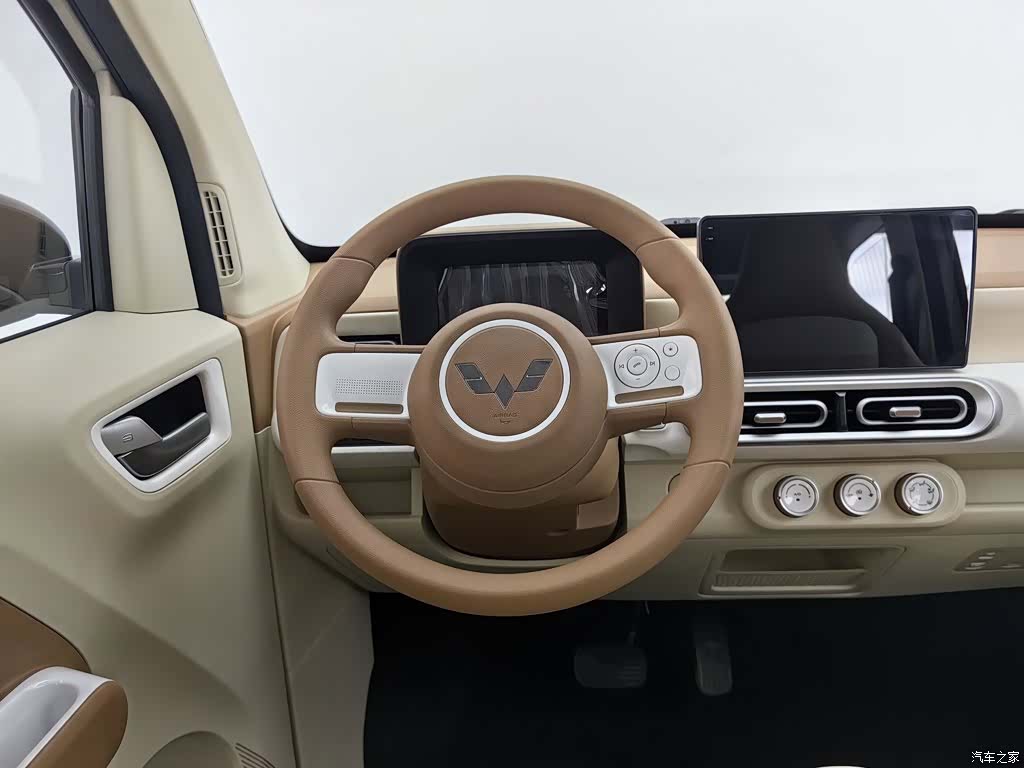 Wuling MINIEV, 2025 11
