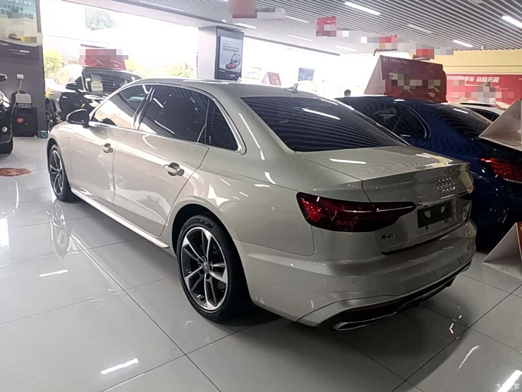 Audi A4L, 2021 все фото