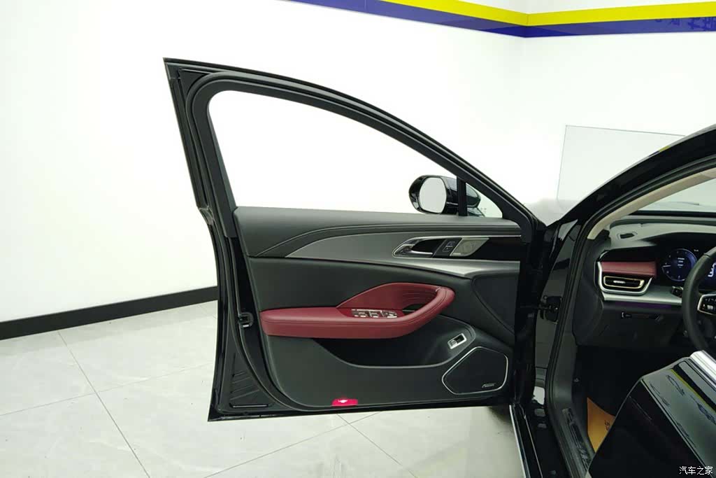 Hongqi H5, 2023 7