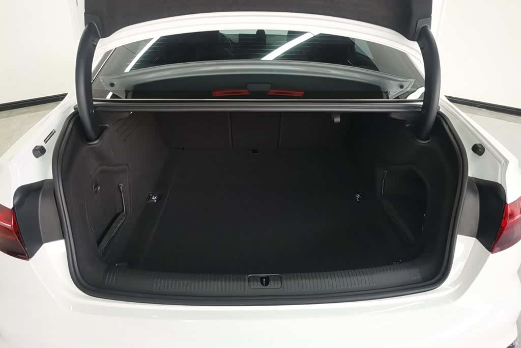 Audi A4L, 2023 4