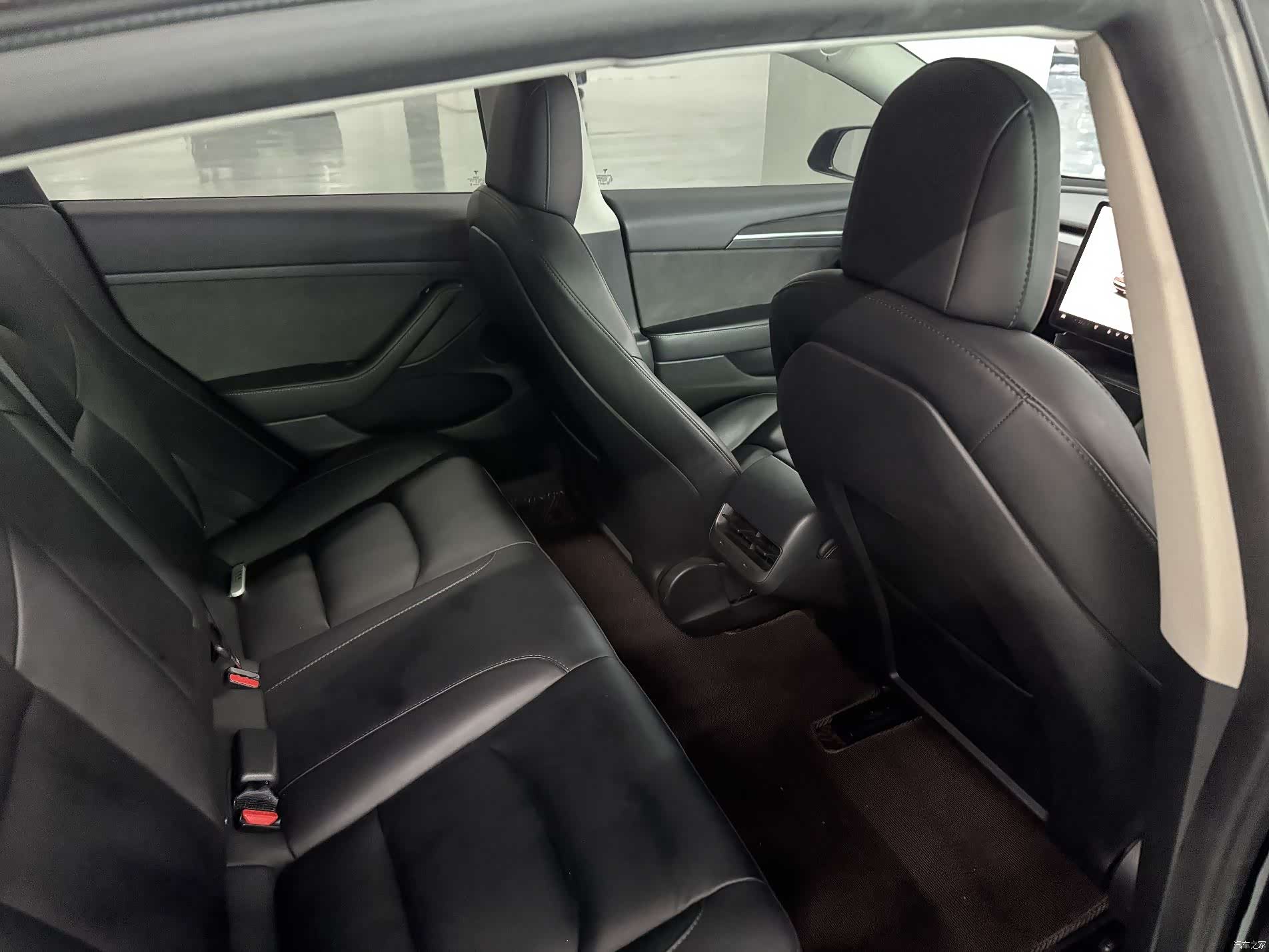 Tesla Model 3, 2022 13