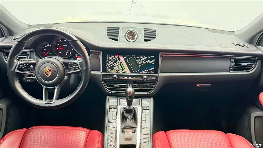 Porsche Macan, 2021 10