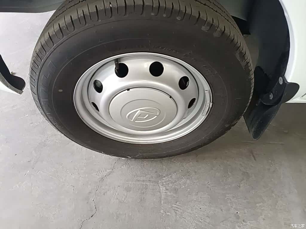 Maxus V80, 2024 23