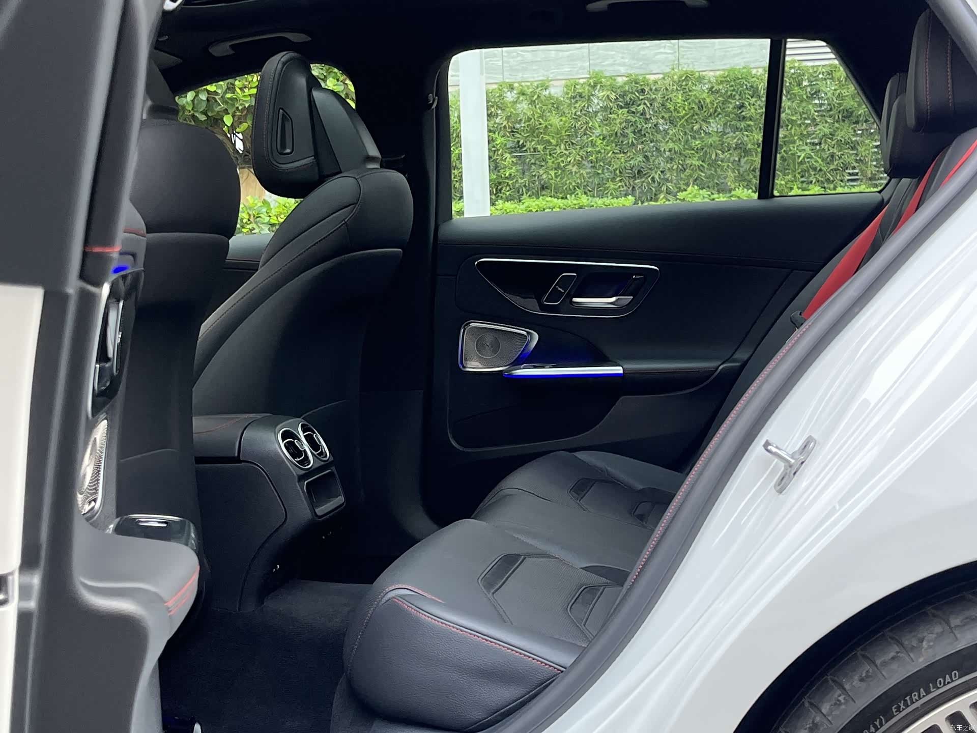 Mercedes-Benz C-Class, 2025 20
