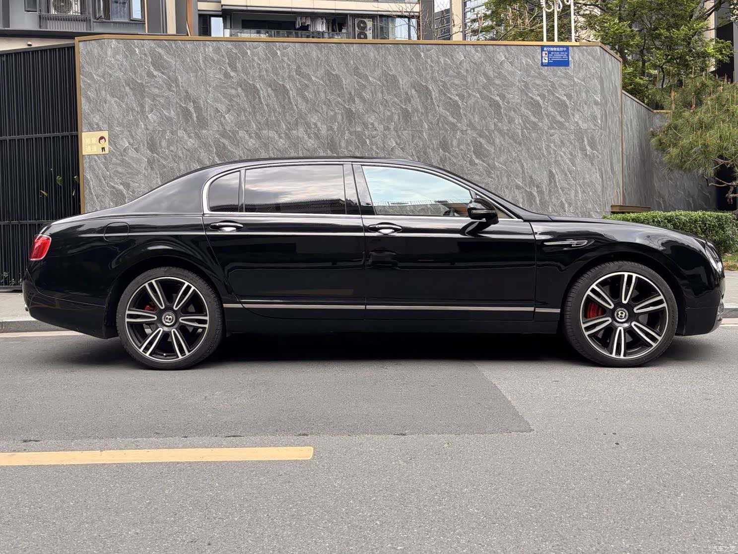 Bentley Flying Spur, 2011 3