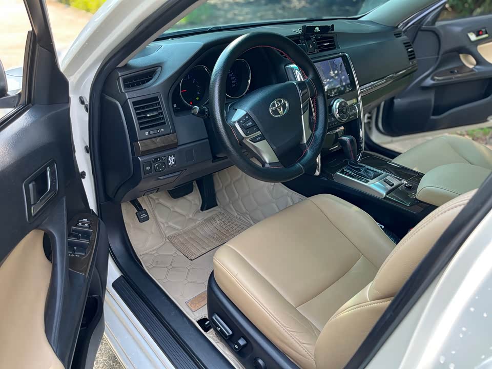 Toyota Reiz Toyota Reiz