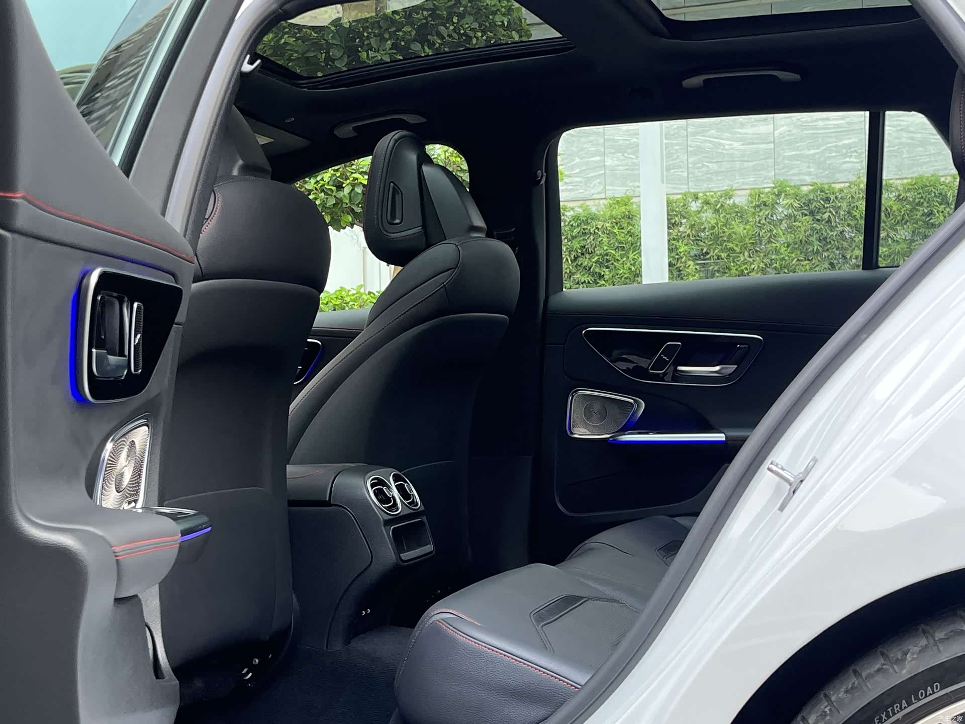 Mercedes-Benz C-Class, 2025 12