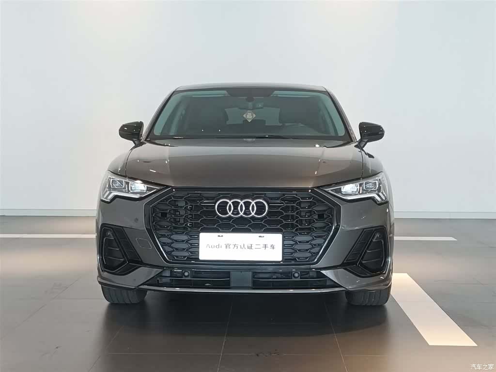 Audi Q3, 2022 2