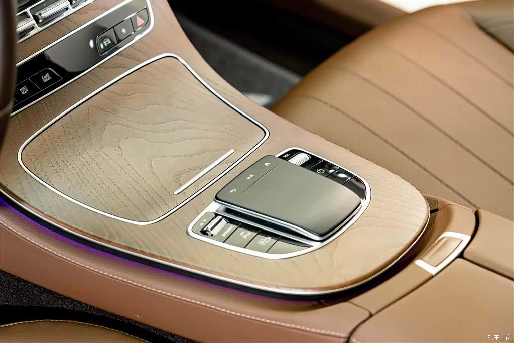 Mercedes-Benz E-Class, 2021 12